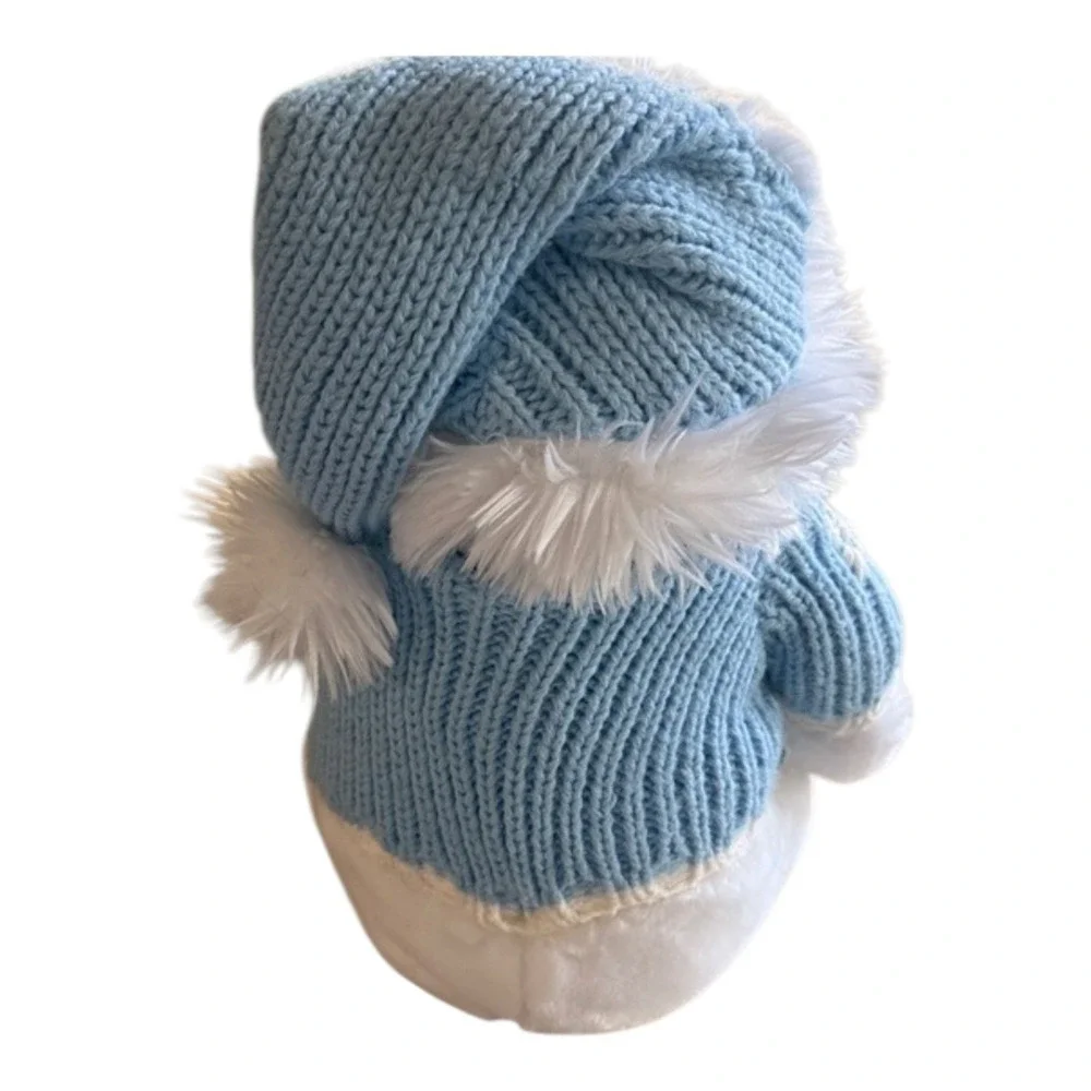 Disney Store Exclusive Winnie the Pooh Winter Plush White Blue Snowflake Sweater
